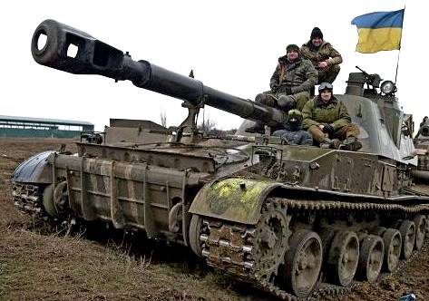 Обстрел села в Донбассе: воронки от снарядов и разбитые улицы