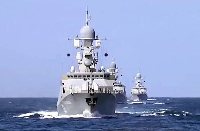 На Каспии прошли масштабные морские учения