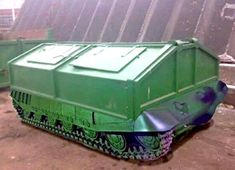 Украинский мусорный бак на гусеницах