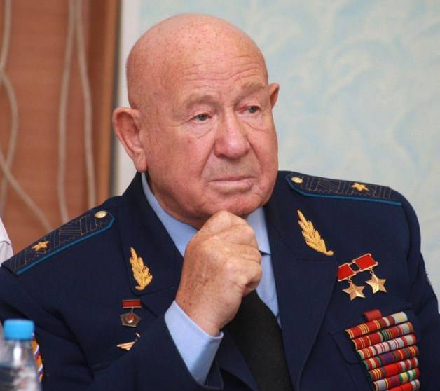 Леонов назвал виновника гибели Гагарина