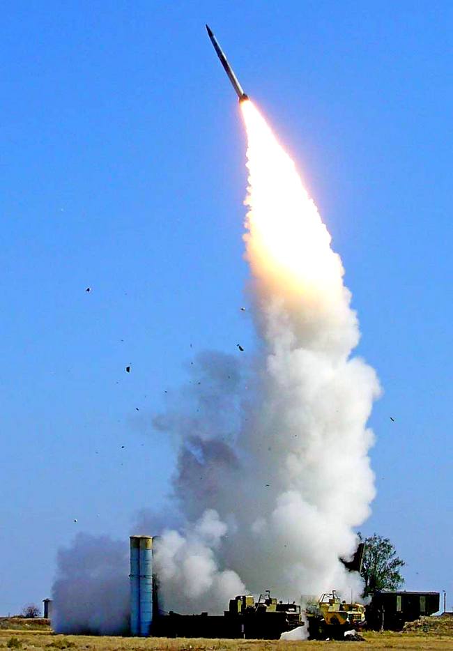 С-300 в Иране: кто боится российских ЗРК?