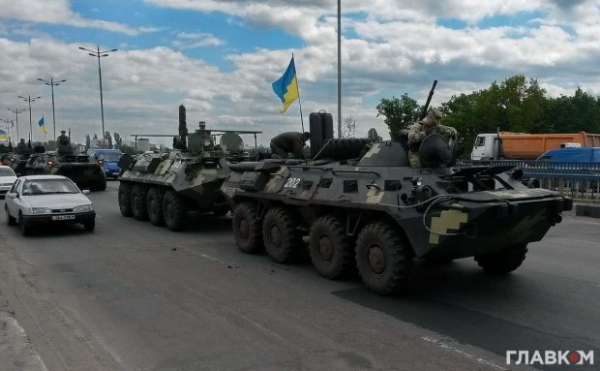 "Непобедимая армада": как колонна бронетехники ВСУ на мосту застряла