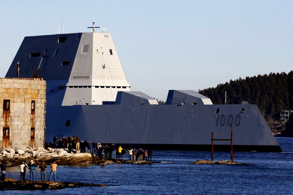 Хит-парад американских вундервафлей: плавающий утюг Zumwalt