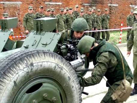 Собрать зенитку за 60 секунд: в ВВО прошел конкурс «Мастер-оружейник»