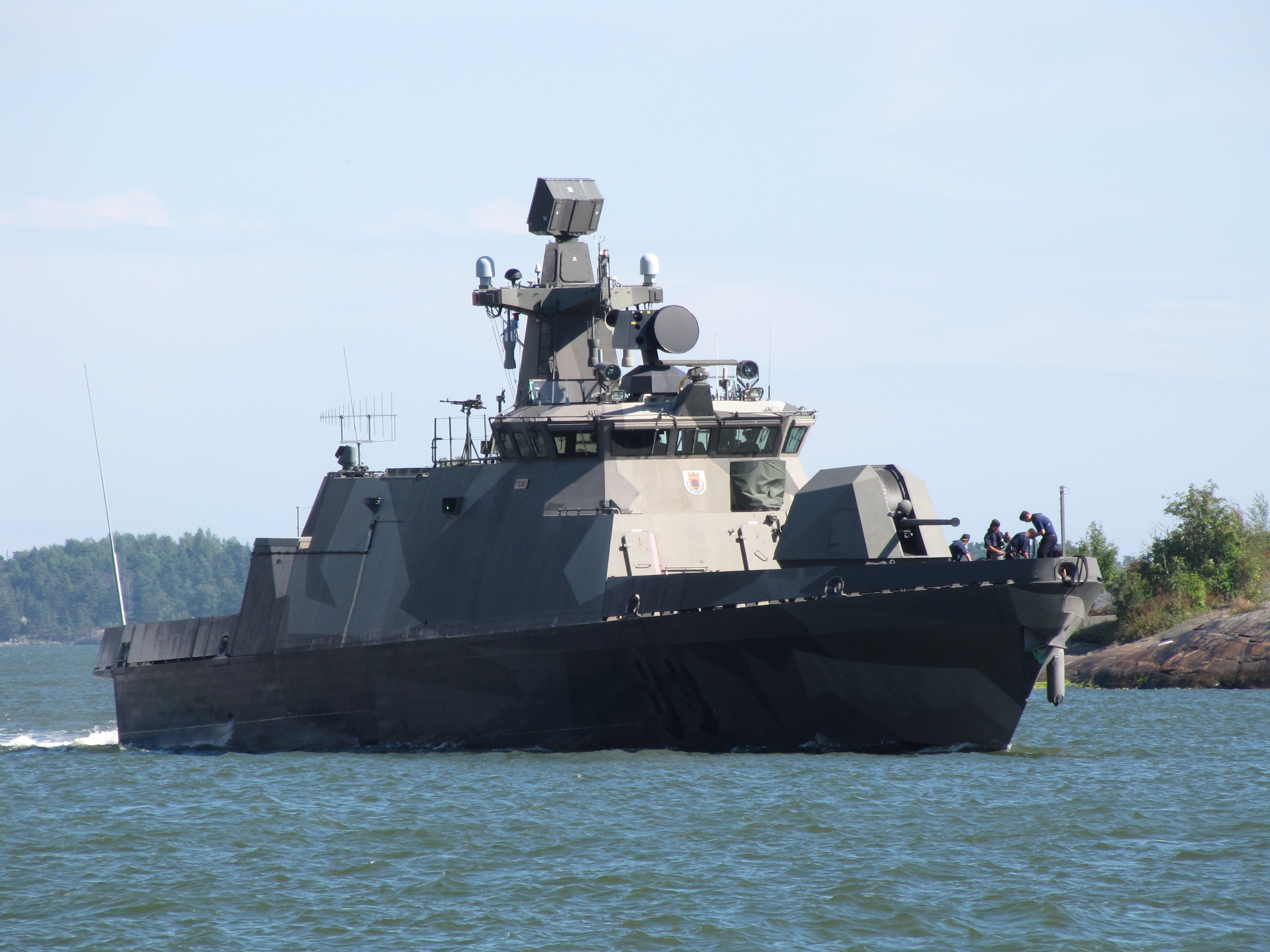 Военные учения на Финском заливе обратили местных жителей в бегство