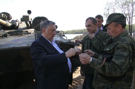 Александр Проханов оценил возможности БТР-МДМ и БМП-3