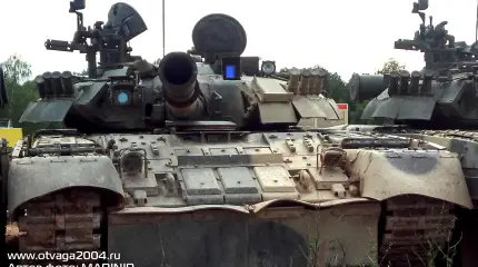 Боевая техника 4-й ТД: Т-80У (мод.), Т-80УЕ1, 2С1 и 1В14М (фотообзор)