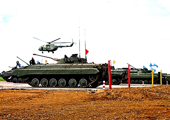 Три военных округа, Северный флот, ВКС и ВДВ подняты в ружье
