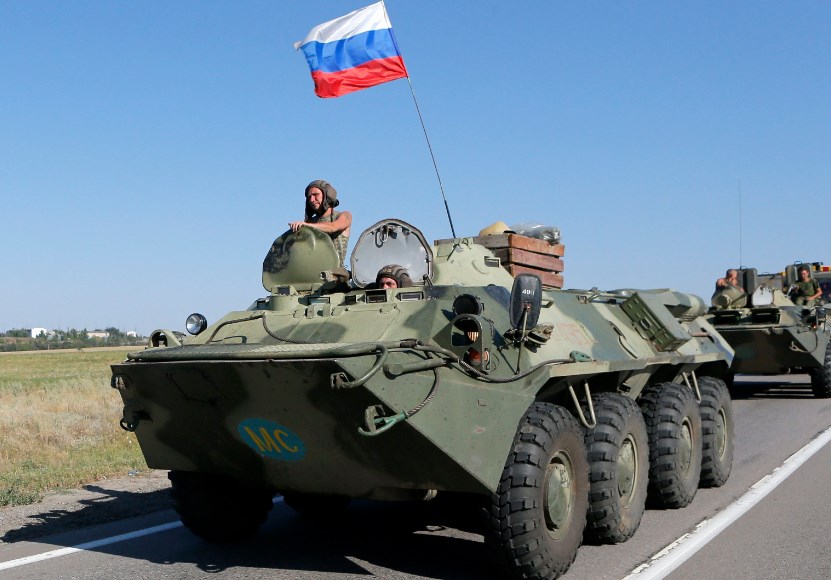 На юг России перебрасывают массированную группировку войск