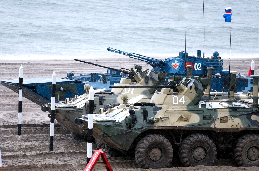 Морпехи России и Китая успешно отработали ряд задач на полигоне