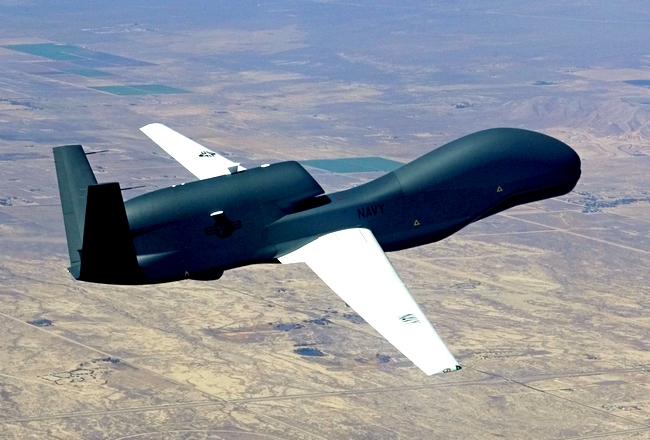 Cтратегический разведывательный БПЛА RQ-4 Global Hawk замечен над Донбассом