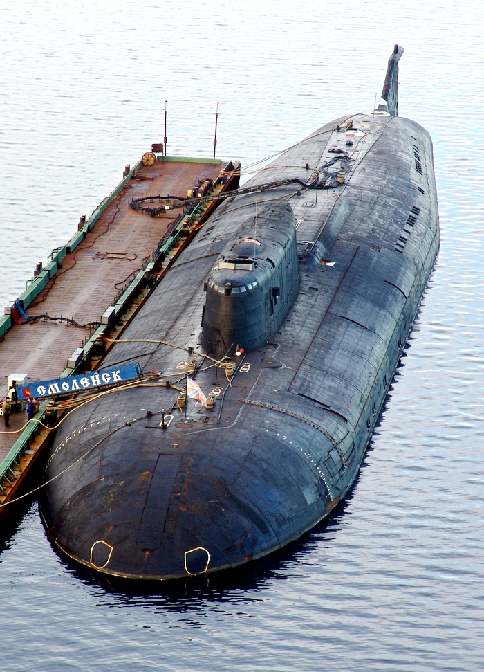 Авианосную группу ВМФ в Средиземном море охраняет могучий «Антей»