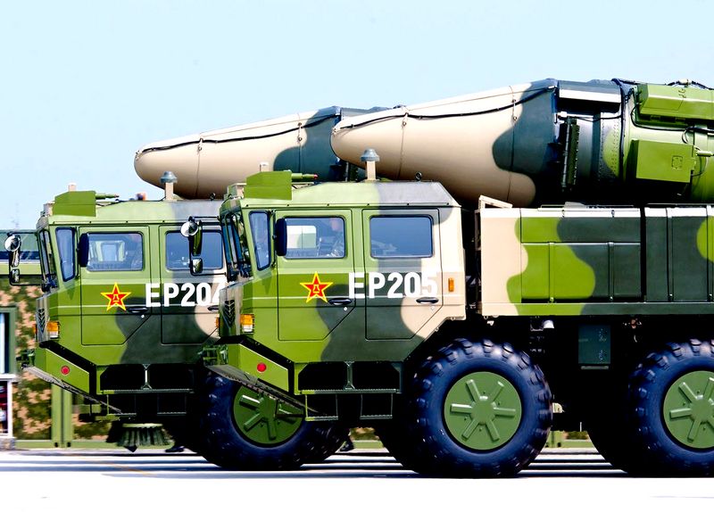 Жесткое предупреждение: Китай произвел залп сразу 10 БРСД DF-21D