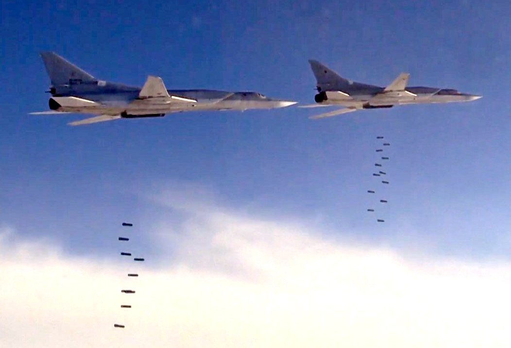 Ту-22М3 нанесли новый удар по штурмующим Дейр-эз-Зор боевикам ИГ