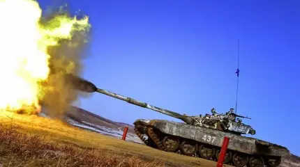 Кадры масштабных учений мотострелков под Петербургом