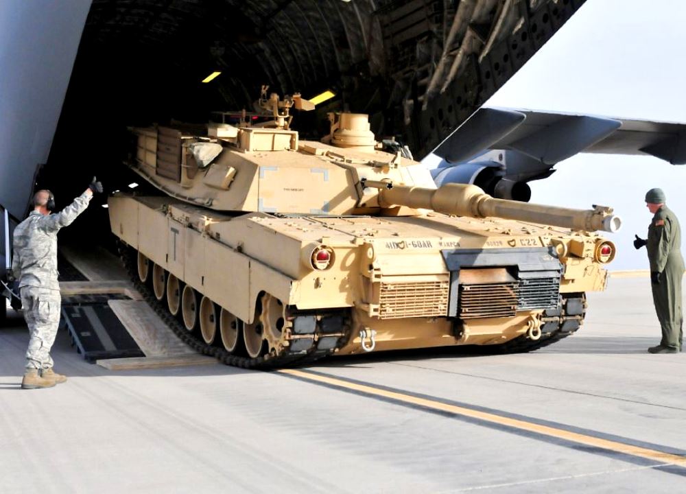 Против кого США накапливают вооружения в Восточной Европе?