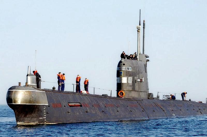 Подлодку «Запорожье» приварили к причалу, чтобы не утонула