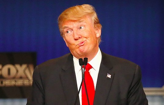Трамп объяснил, почему США не ударили по взлётно-посадочным полосам в Сирии