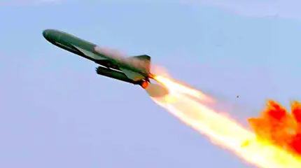 Удар по «врагу» ракетой «Термит»: новейший фрегат отразил атаку