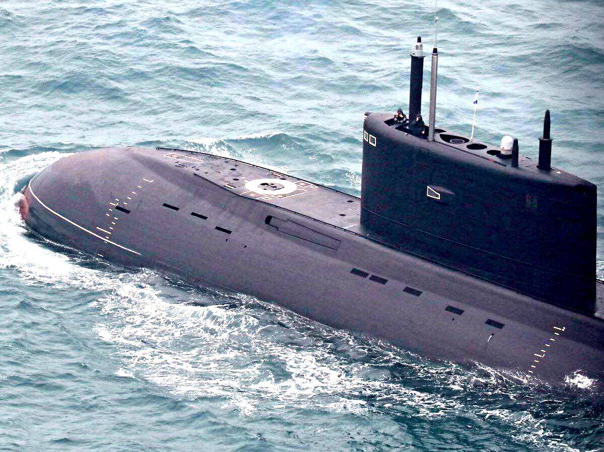Проход подлодки «Краснодар» через Ла-Манш сняли с вертолета