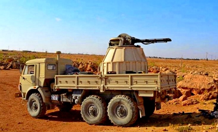 Двуствольное корабельное орудие АК-230 на шасси КамАЗа истребляет боевиков