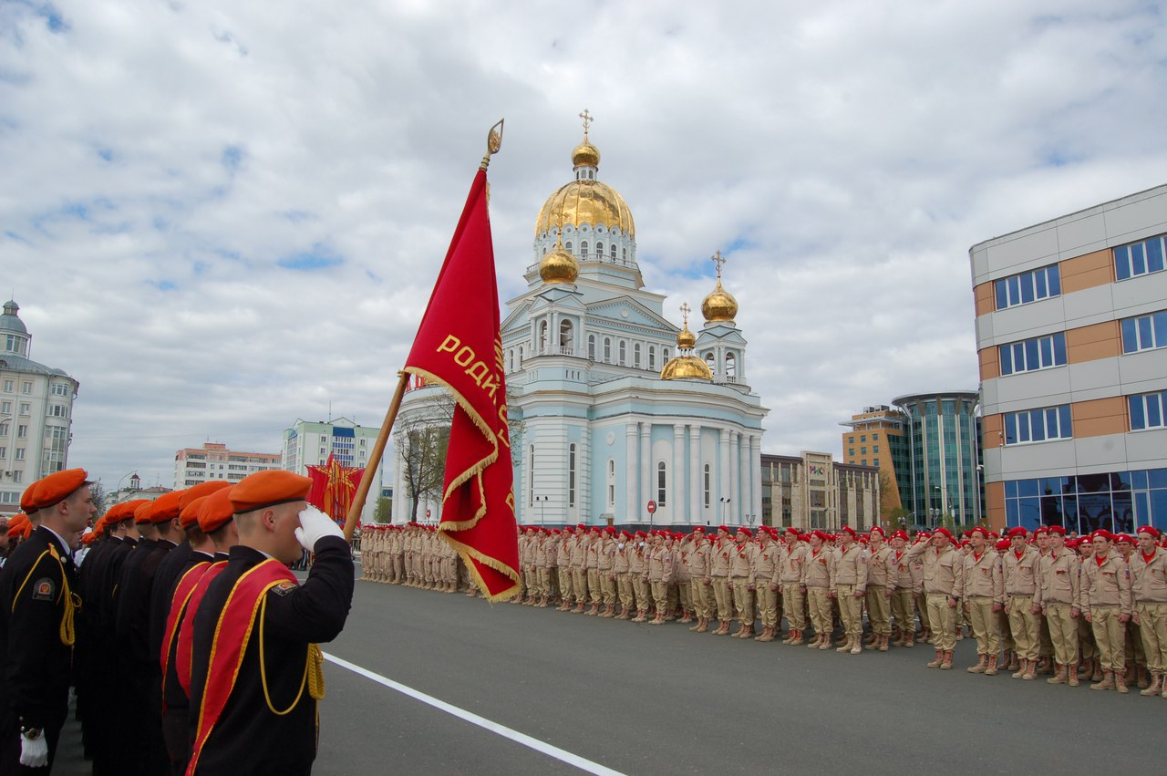 В России в рядах "Юнармии" - 100 тыс. бойцов