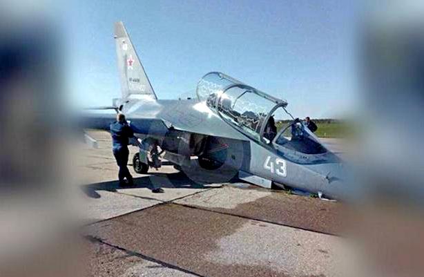 Опубликовано видео аварийной посадки Як-130 без переднего шасси