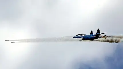 Новейшие Су-35 тренируются наносит удары по наземным целям