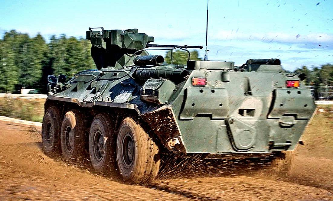 Российский солдат сжёг новейший БТР-82А, готовя себе обед на природе