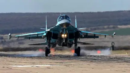 Увернуться от "Томагавка". Зачем пилотов Су-34 учат быстро менять аэродромы