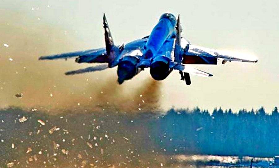 Без памперсов: как американцев учат не пугаться авиации РФ