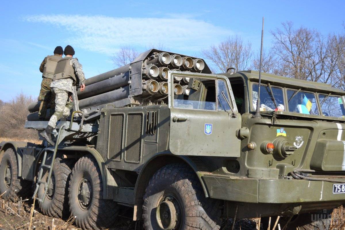300 РСЗО могут обрушить на Донбасс тысячи реактивных снарядов