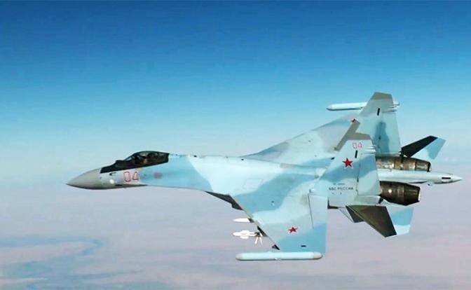 Российские самолеты начали облетать стороной американцев в Сирии