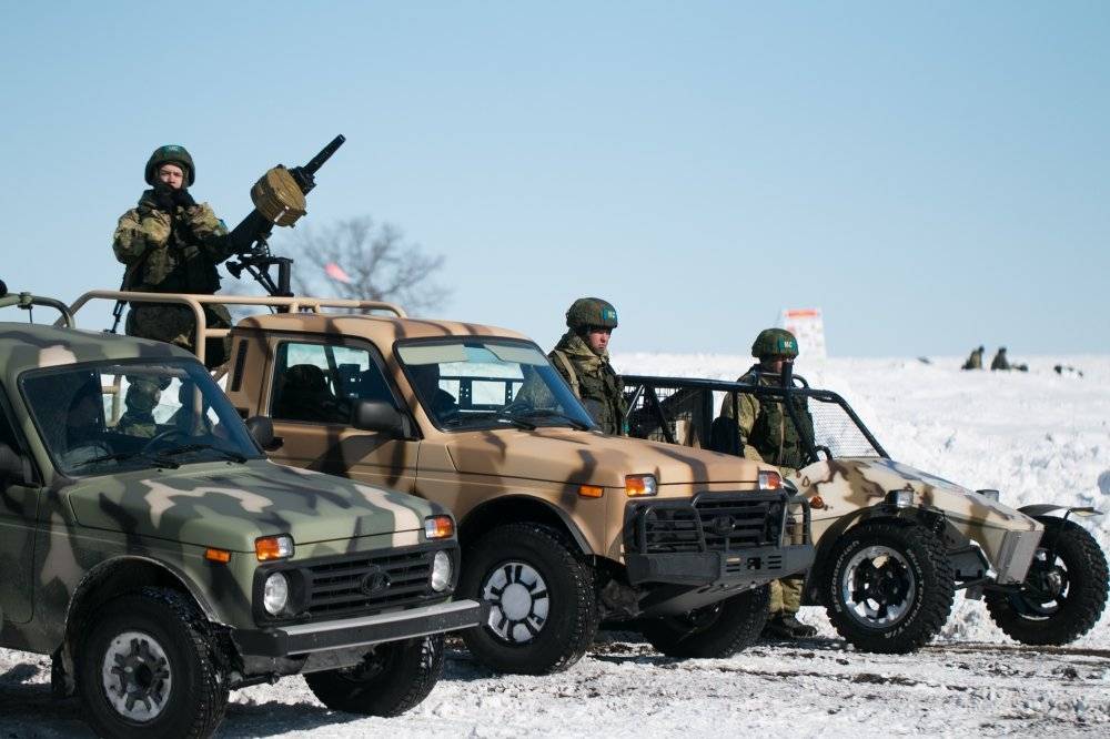 Под Ульяновском показали новые спецавтомобили на базе "Нивы" и багги "УРА"