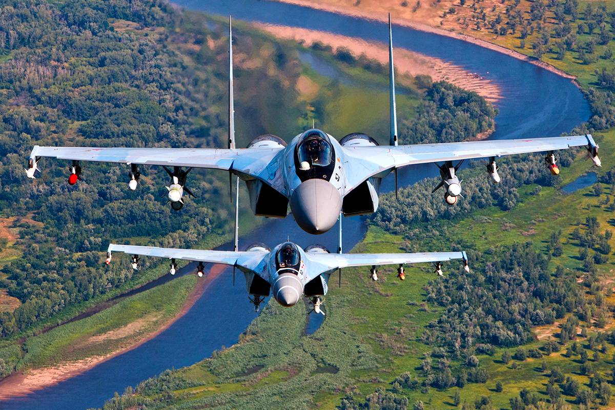 Воздушный бой истребителей Су-35С произвел фурор