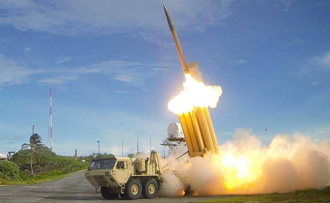 ЗРК THAAD идет на перехват ЗРС С-400