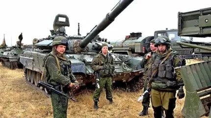Россия стянула военную технику к западным границам