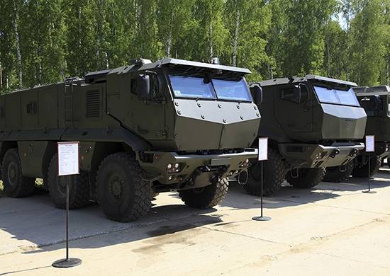 Завершились комплексные испытания защищенных автомобилей "Тайфун"