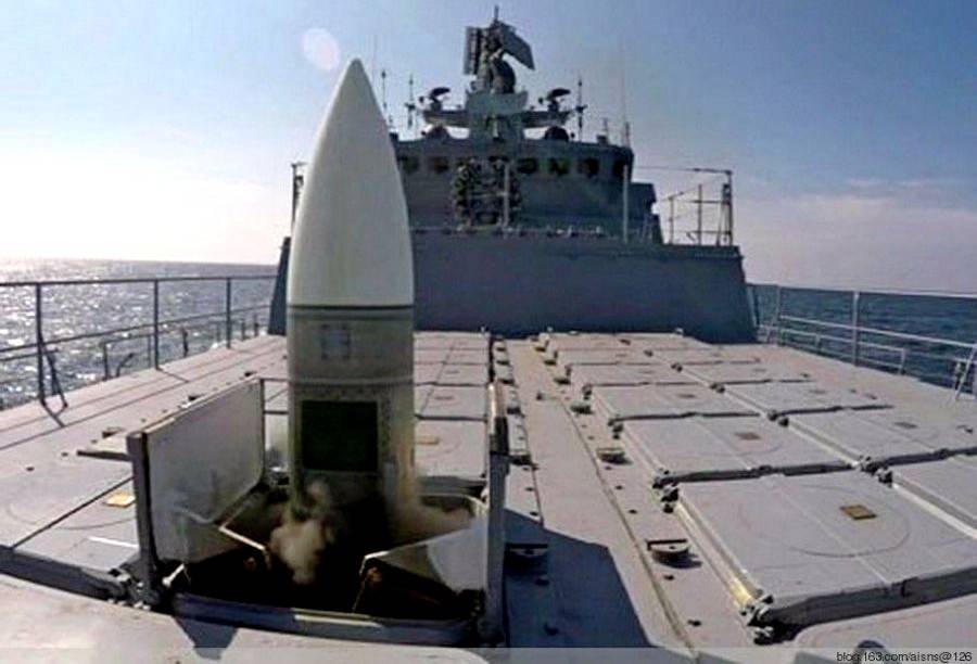 Самолет-разведчик США у Сирии побывал на прицеле кораблей и С-400