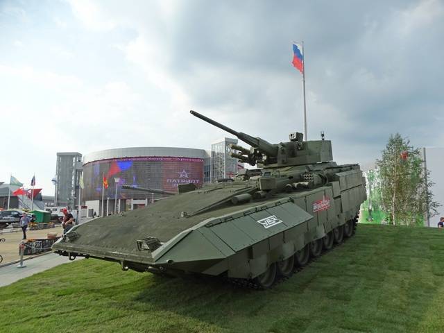 Откуда растут "ноги" у перспективных платформ "Армата" и "Курганец-25"
