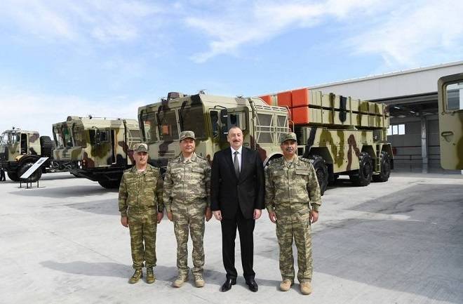 Азербайджан задействовал РСЗО «Полонез» на учениях