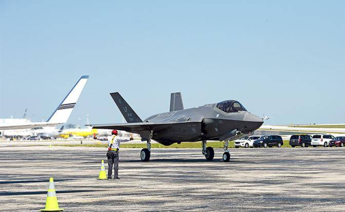 Отобранные у Турции истребители F-35 США могут за копейки продать Киеву