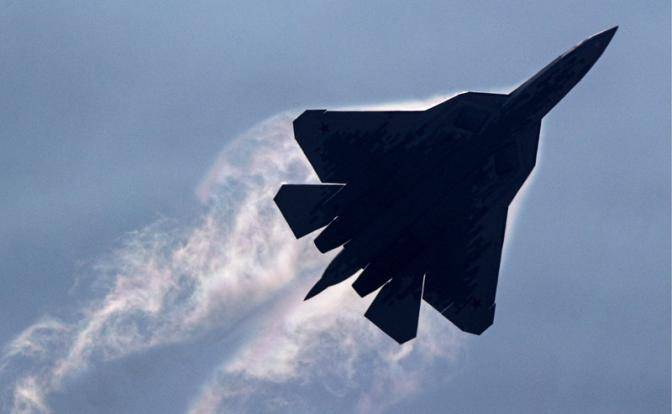 США тешат себя рассказами об устаревших Су-57 и прекрасных F-35