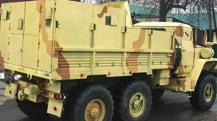 Два бронированных "Урала"- гантрака переброшены на авиабазу Кант