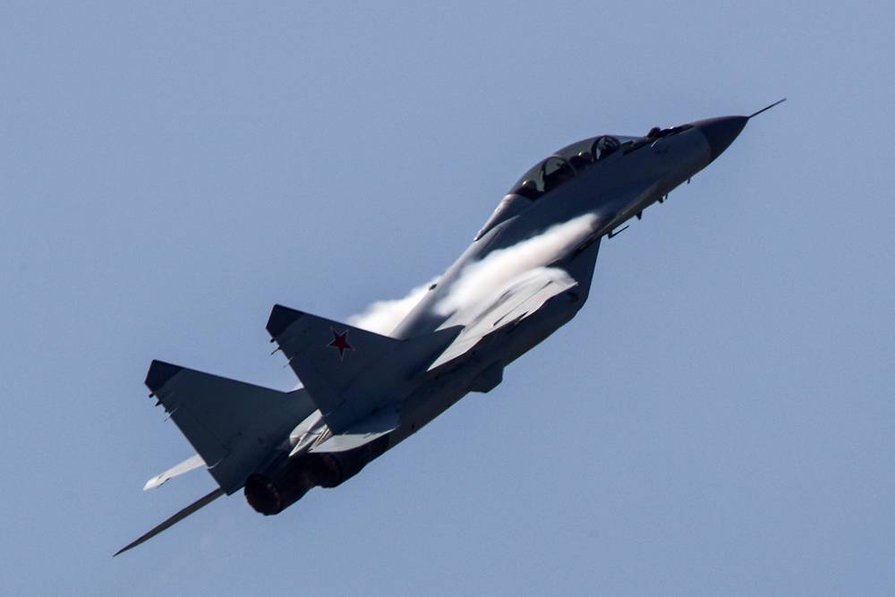 Разные роли: Су-35 сравнили с МиГ-35