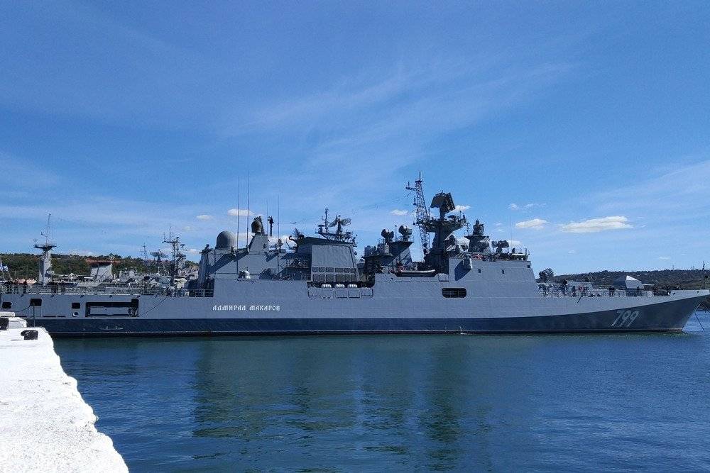 Два фрегата ЧФ войдут в Средиземное море через турецкие проливы