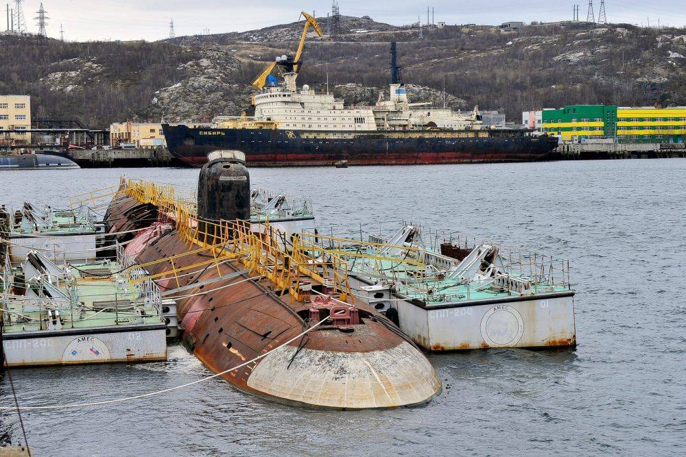 Не погнуть земную ось: как советская АПЛ всплыла на полюсе