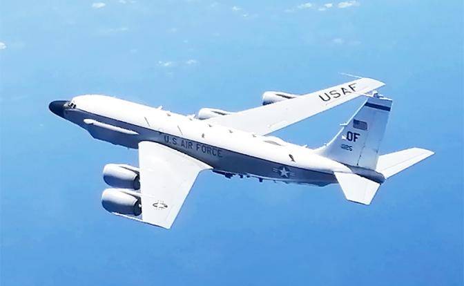 Самолёты США липнут к границам России и возмущаются, когда их прогоняют