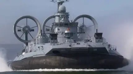 Стрельбу пушек корабля на воздушной подушке «Мордовия» показали на видео
