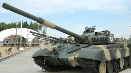 В районе Горловки заметили колонну необычных модернизированных танков Т-72